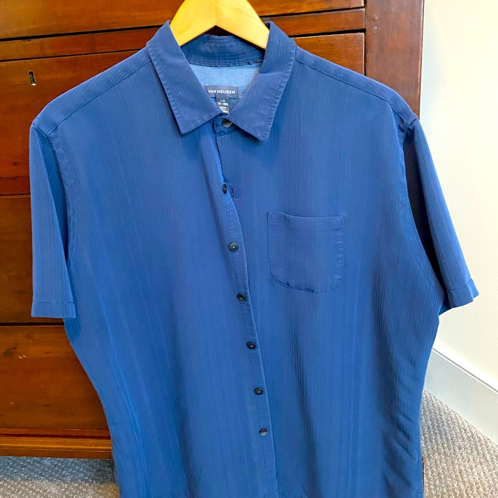 Men’s Van Heusen short sleeve casual wear shirt
